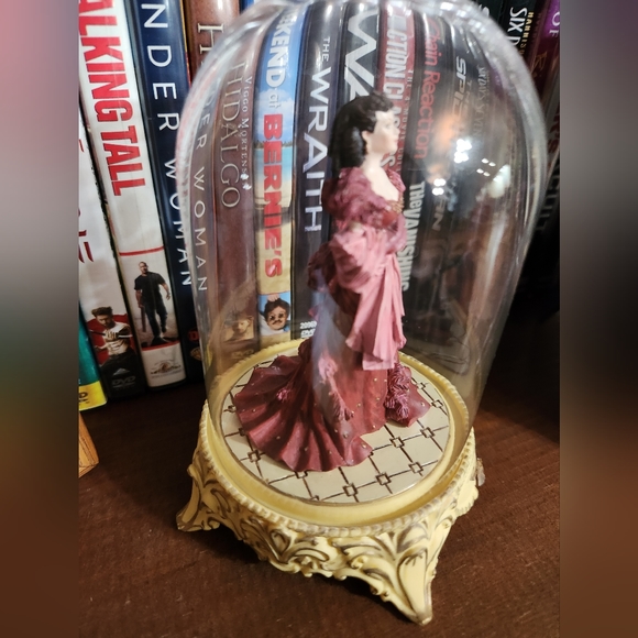 Gone with the wind figurines, cards, and phots - Picture 10 of 13